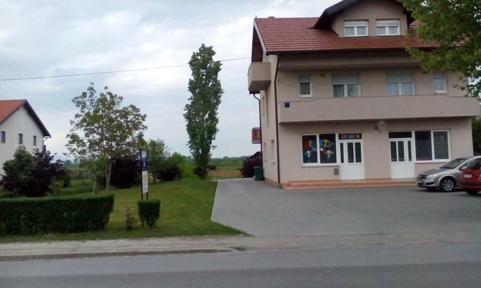Kuc Kuc Apartment *